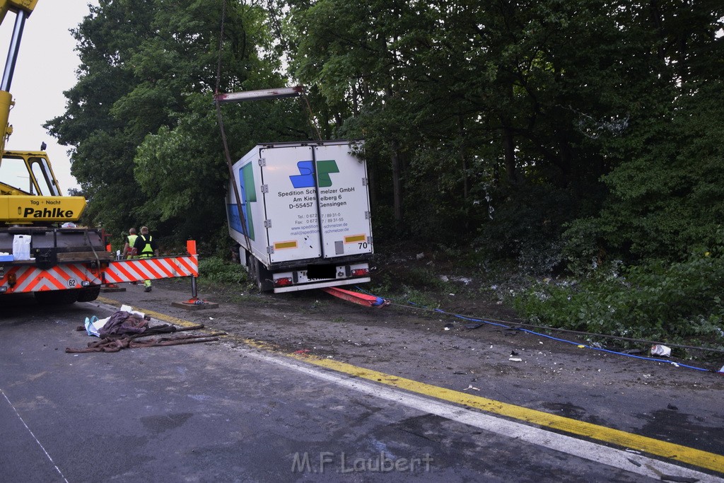 Schwerer VU A 3 Rich Oberhausen Hoehe AK Leverkusen P300.JPG - Miklos Laubert